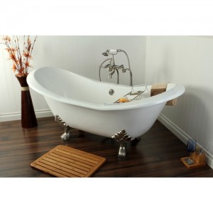 The pros and cons of a claw-footed tub