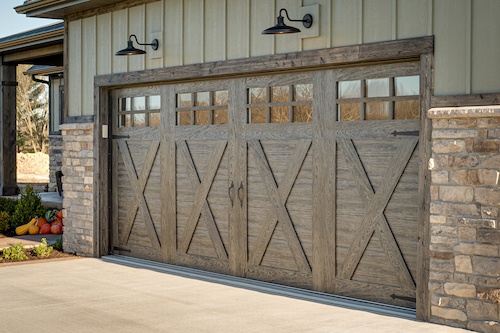 Clopay Canyon Ridge Carriage House (4-Layer)