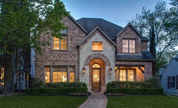 A Luxury Traditional Home with 4 Bedrooms Perfect for a Zero Lot Line Neighborhood
