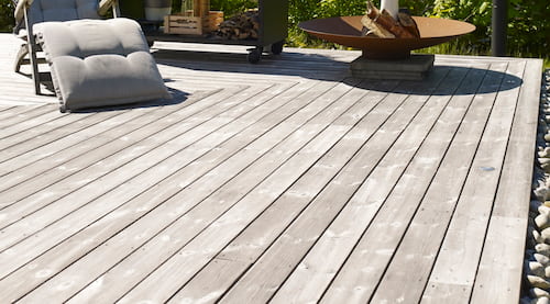 A Knotty Deck with a Beautiful Patina Five Years after Installation