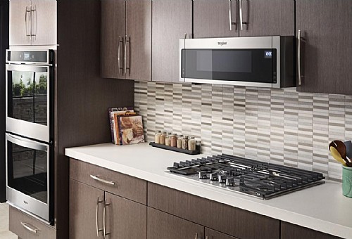 A Low-Profile Over-the-Range Microwave/Hood Combination