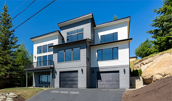 A Modern Home for an Upslope with 2,589 Square Feet Spread Across Three Levels