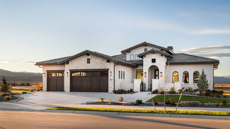 A 2,380-Square-Foot Home with 2 Beds on the Main Floor and an Optional Finished Basement for More