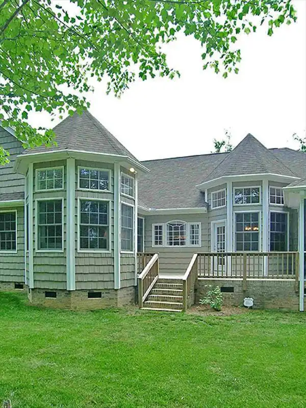 Rear Photo 2