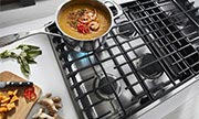A Downdraft Gas Range with Five Burners to Tackle Big Meals Without the Overhead Hood